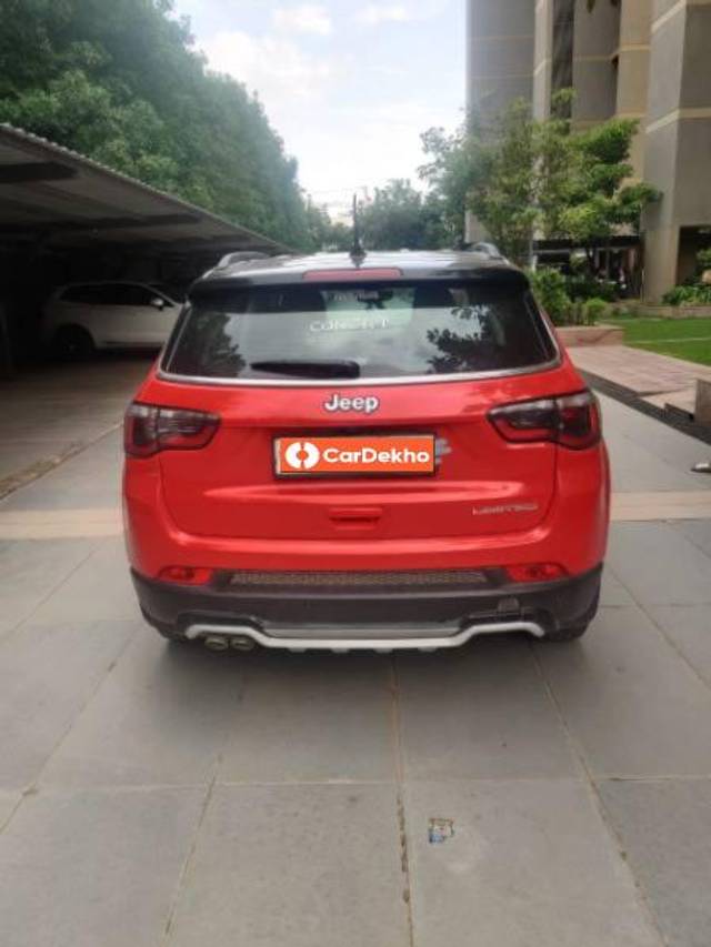 https://images10.gaadi.com/usedcar_image/3458069/original/f7bf9f57-aea2-43a1-b1b4-e58a48c9b549_b00b13f3-2487-44ca-bee1-113cfdad1248.jpeg?imwidth=6400