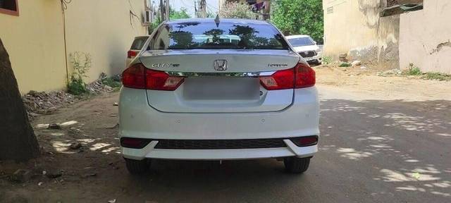 https://images10.gaadi.com/usedcar_image/3458090/original/2bafb917-d5c7-4c97-a6d9-f258d0352bdc-VCC_1737890_96_1684491036_68389b30-d76b-4d51-bd52-fb86f23f189e_6968a3dd-550b-4b3d-9646-b7fa7c3458c3.jpg?imwidth=6402