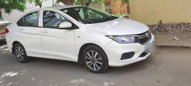 https://images10.gaadi.com/usedcar_image/3458090/original/c461f643-3e68-4343-9e19-9c2ea29351be-VCC_1737890_116_1684491482_68389b30-d76b-4d51-bd52-fb86f23f189e_6968a3dd-550b-4b3d-9646-b7fa7c3458c3.jpg?imwidth=6400