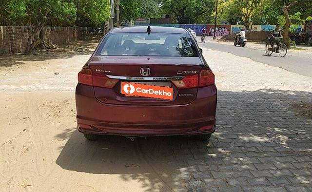 https://images10.gaadi.com/usedcar_image/3458175/original/93ad2403-467d-43e9-875f-3316c6e5d947-VCC_1737894_96_1684491802_98c77b58-7933-403c-826f-2ab609630e02_3e31f691-1608-4a73-bc76-b4a39c3449db.jpg?imwidth=6402