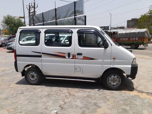 https://images10.gaadi.com/usedcar_image/3458189/original/usedcar_20230526_121958_9301685100432_1685100742_48bb12ac-fa2e-4fb3-b45c-e9e9f906c2d0.jpg?imwidth=6401