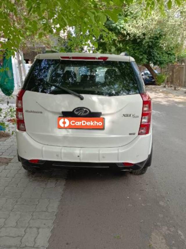 https://images10.gaadi.com/usedcar_image/3458407/original/eb5f5ccc-20b5-400c-8d6c-8bc65436789f_f0fb14c5-e3e3-4c97-9d9b-4b9e7ef3b0e9.jpg?imwidth=6401
