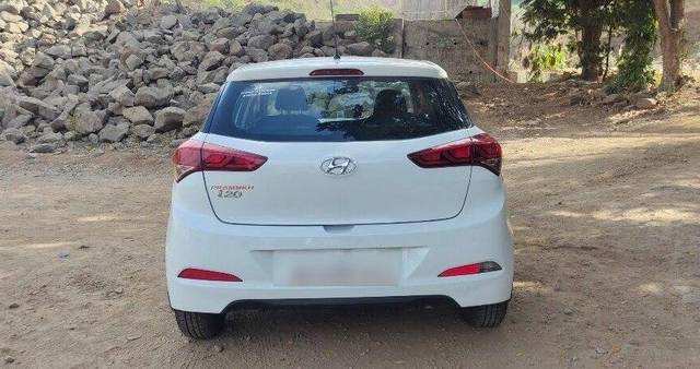 https://images10.gaadi.com/usedcar_image/3458423/original/cb5aaa7f-04cf-46a3-accf-71f690bfacf4-VCC_1738260_96_1684556076_6f3a9a06-fe6c-4400-aa58-90e1b07af5dd.jpg?imwidth=6402