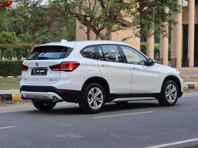 https://images10.gaadi.com/usedcar_image/3458575/original/used_car_2780378_1685170128_1164932a-fcda-4369-bb60-25e2e5f8fe41.jpg?imwidth=6401