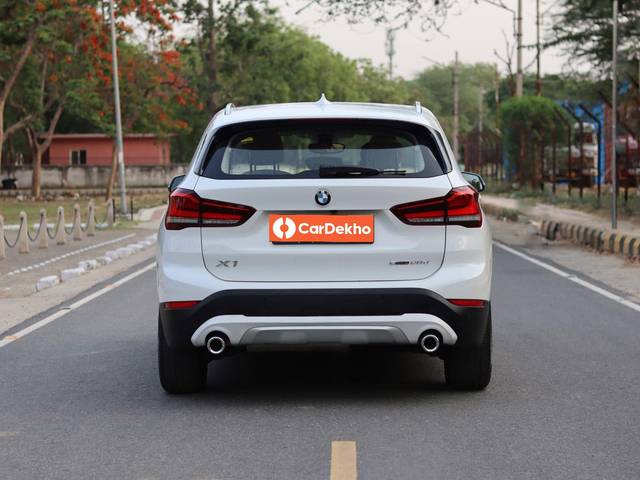 https://images10.gaadi.com/usedcar_image/3458575/original/used_car_2780378_1685170132_1164932a-fcda-4369-bb60-25e2e5f8fe41.jpg?imwidth=6402