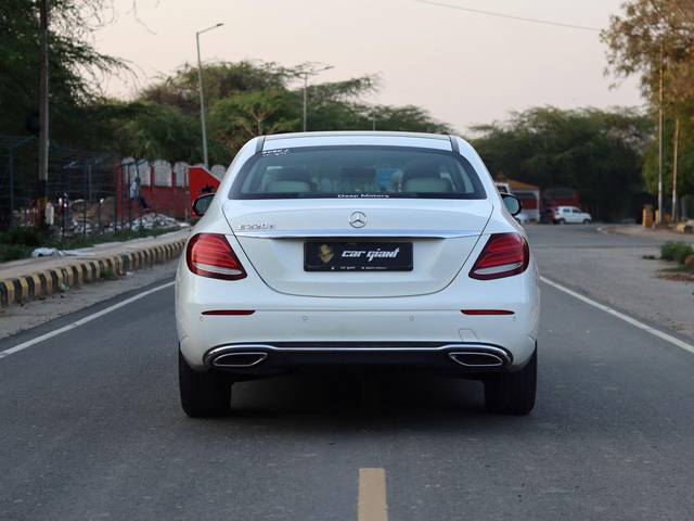https://images10.gaadi.com/usedcar_image/3458614/original/used_car_2780414_1685171084_dbd07e75-2321-4d99-89e7-d3c88225e8c0.jpg?imwidth=6402