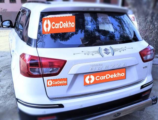 https://images10.gaadi.com/usedcar_image/3458630/original/bd972a5e-be24-4657-be18-bda1f80e3a12_de42eca7-4a03-4e4b-8123-1f6eb68b69cc.jpg?imwidth=6400