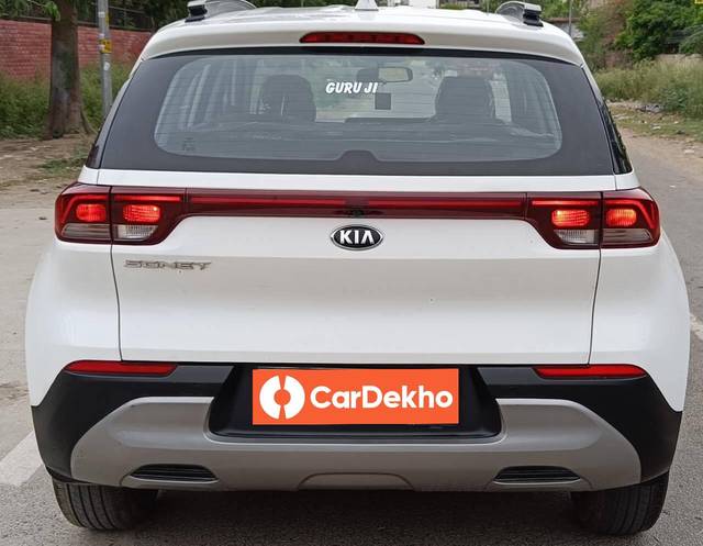 https://images10.gaadi.com/usedcar_image/3459028/original/used_car_2780791_1685180705_1d085ec1-b51c-4cca-b509-57d680e552b0.jpg?imwidth=6401