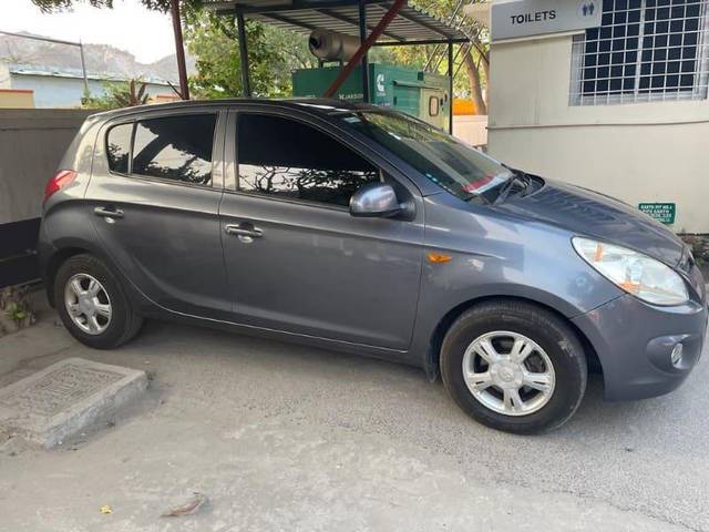 https://images10.gaadi.com/usedcar_image/3459119/original/cfd6ddcc-5202-4af7-b4e6-dfd5c8055743_36539a51-c8d8-4b77-be02-b75cee3aacfb.jpeg?imwidth=6400