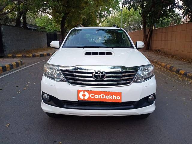 https://images10.gaadi.com/usedcar_image/3459154/original/71e31d08-2e6a-432c-b6cc-24da41adf668-used_car_2780903_1686999855_c2c379b4-f4ad-46e9-8e9c-659b8c7ed562.jpg?imwidth=6400