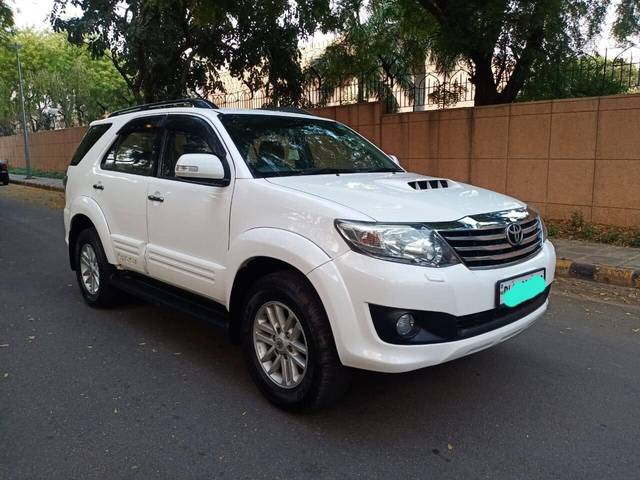 https://images10.gaadi.com/usedcar_image/3459154/original/8db8c46f-4a3e-4d45-818d-f1ac091b2d99-used_car_2780903_1686999901_c2c379b4-f4ad-46e9-8e9c-659b8c7ed562.jpg?imwidth=6401