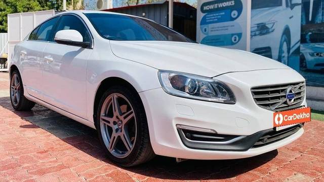 Volvo S60 D4 KINETIC Volvo S60 D4 KINETIC
