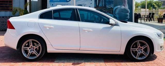 https://images10.gaadi.com/usedcar_image/3459183/original/zz1_crop_img_6475904e32f92_1685426254.jpg?imwidth=6401