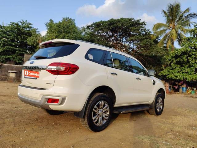 https://images10.gaadi.com/usedcar_image/3459253/original/used_car_2780991_1685193482_31d0f023-8cf2-445f-880b-6d0496931611.jpg?imwidth=6402