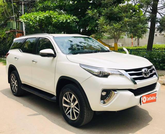 https://images10.gaadi.com/usedcar_image/3459265/original/used_car_2781002_1685861563_3ce7c957-c5cb-4400-b171-cc505a9165b1.jpg?imwidth=6400
