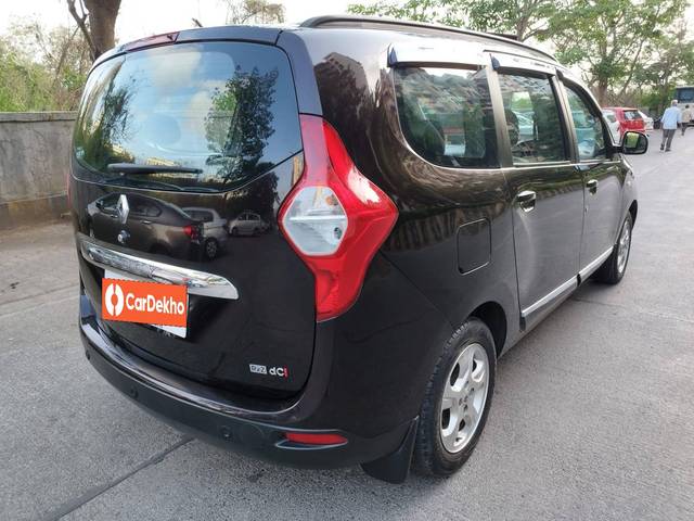 https://images10.gaadi.com/usedcar_image/3459305/original/used_car_2781031_1685196489_c229cb8c-e740-40d1-a492-d781188301d8.jpg?imwidth=6402