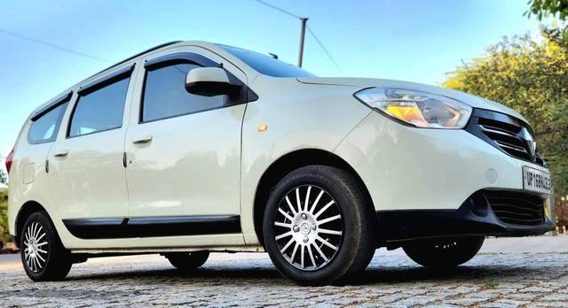 https://images10.gaadi.com/usedcar_image/3459379/original/used_car_2781075_1685209604_1539658f-1037-4fda-9d25-0a65655f5317.jpg?imwidth=6401