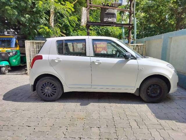 https://images10.gaadi.com/usedcar_image/3459509/original/977140f7-f551-490e-b08d-49c4574b5782_1f50a455-9dd0-45d7-8a56-b1f462233193.jpg?imwidth=6400