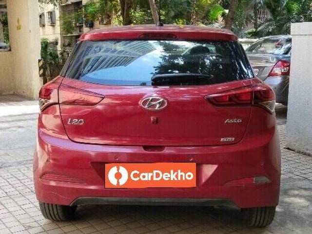 https://images10.gaadi.com/usedcar_image/3459543/original/zz1_crop_img_647daabfbdeec_1685957311.jpg?imwidth=6402