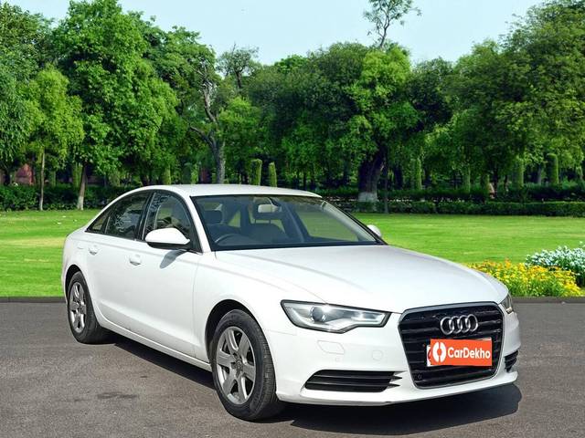 https://images10.gaadi.com/usedcar_image/3459646/original/used_car_2781258_1685261983_133f67ef-c026-44cb-842b-66b52bd11331.jpg?imwidth=6400