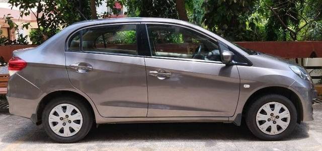 https://images10.gaadi.com/usedcar_image/3459660/original/zz1_crop_img_647d8c91cc2a6_1685949585.jpg?imwidth=6401