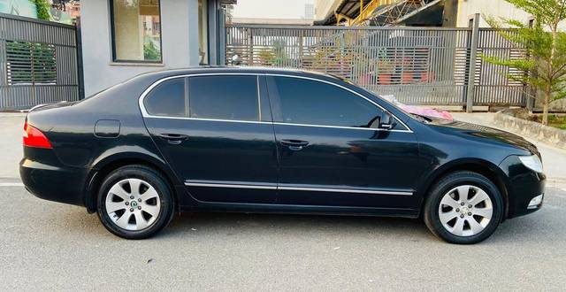 https://images10.gaadi.com/usedcar_image/3459686/original/used_car_2781288_1685265272_ba73026b-dbe4-4b52-9082-1a64ed53349d.jpg?imwidth=6401