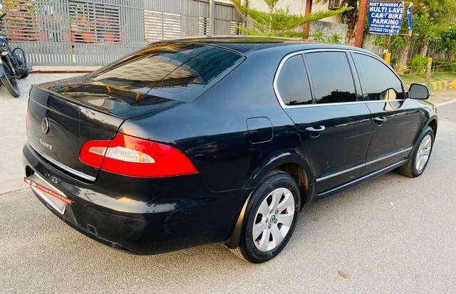 https://images10.gaadi.com/usedcar_image/3459686/original/used_car_2781288_1685265275_ba73026b-dbe4-4b52-9082-1a64ed53349d.jpg?imwidth=6402