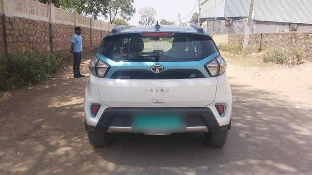 https://images10.gaadi.com/usedcar_image/3459735/original/51163c64-c22c-47ac-9e0b-3afcf6969c45-VCC_1738899_96_1684662388_91d4224c-c5d0-4f86-954a-55fe08e1e4be_ee29abb9-8143-4185-98dd-eea9080f533f.jpg?imwidth=6402
