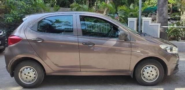 https://images10.gaadi.com/usedcar_image/3459738/original/zz1_crop_img_647d7b709b0c9_1685945200.jpg?imwidth=6401
