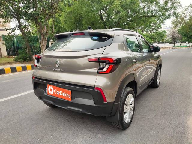 https://images10.gaadi.com/usedcar_image/3459813/original/used_car_2781387_1685279535_c90dd468-75d6-4116-b699-00264a5f5ab6.jpg?imwidth=6402