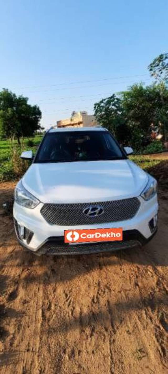 https://images10.gaadi.com/usedcar_image/3459848/original/976f30c0-28f3-47bd-a928-c5b62faed4e3_4c50eed1-4384-423a-be68-3cab9eecfab6.jpg?imwidth=6402
