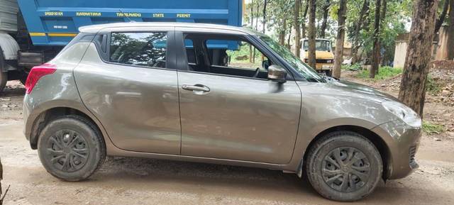 https://images10.gaadi.com/usedcar_image/3459900/original/c9d9124f-7204-4340-bdc0-e6a0f5c48f84_c8a5919c-139f-4c83-8585-cb50a59bca96.jpeg?imwidth=6401