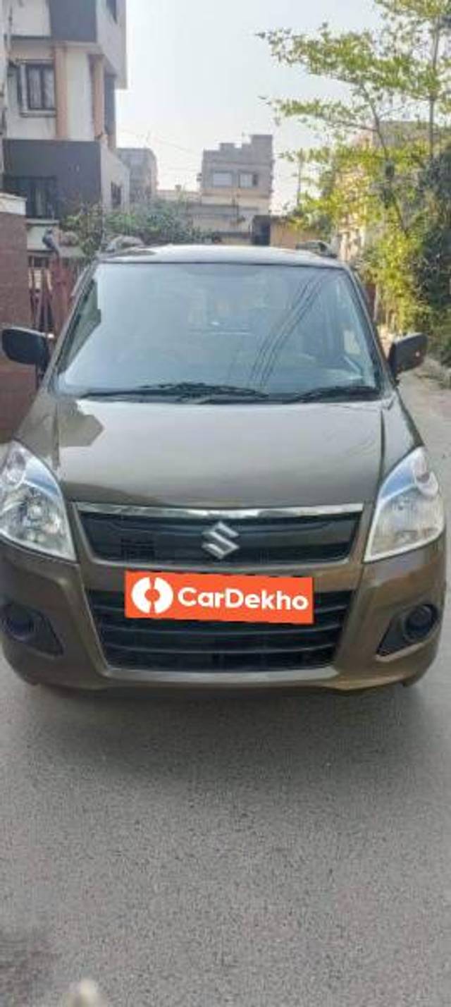 https://images10.gaadi.com/usedcar_image/3459910/original/4957f459-9389-4e0e-93a5-9b0de789d555_27f415e8-7bbd-4b0c-8a5f-d2efe090b8f3.jpg?imwidth=6401