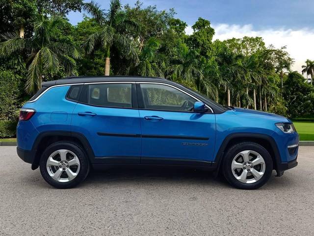 https://images10.gaadi.com/usedcar_image/3459925/original/used_car_2781466_1685289603_79f0dfa5-db50-4cca-8225-cfa44347bcac.jpg?imwidth=6401