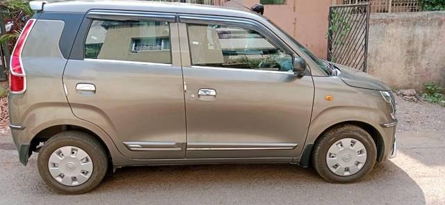 https://images10.gaadi.com/usedcar_image/3460013/original/d6de8312-e79e-4bd9-8a21-40c5d5549e3f-VCC_IMG_1684730313179_1738987_97_1684730730_6f6bc28d-a915-4d0b-91fe-569eb271c1ed.jpg?imwidth=6401