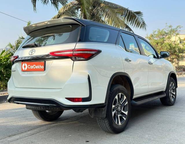 https://images10.gaadi.com/usedcar_image/3460110/original/zz1_crop_img_6475bebb05f09_1685438139.jpg?imwidth=6402