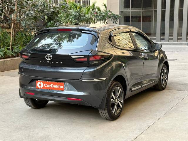 https://images10.gaadi.com/usedcar_image/3460118/original/usedcar_62b2d55e_09f3_4de6_80df_efacbcc9a0f4_5731685342725_1685342736_0d606f45-5e3e-45f1-b412-07b00e98958d.jpg?imwidth=6402
