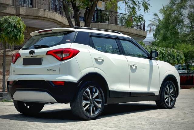 https://images10.gaadi.com/usedcar_image/3460464/original/used_car_2781870_1685354946_d7552537-d690-4dbe-861a-1743716f16d0.jpg?imwidth=6402