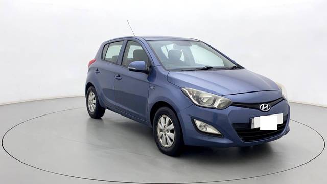 https://images10.gaadi.com/usedcar_image/3460472/original/usedcar_44_727191685354964_1685354974_847e65f6-8ad9-4bd5-920b-8efa0dd2c5a5.jpg?imwidth=6400