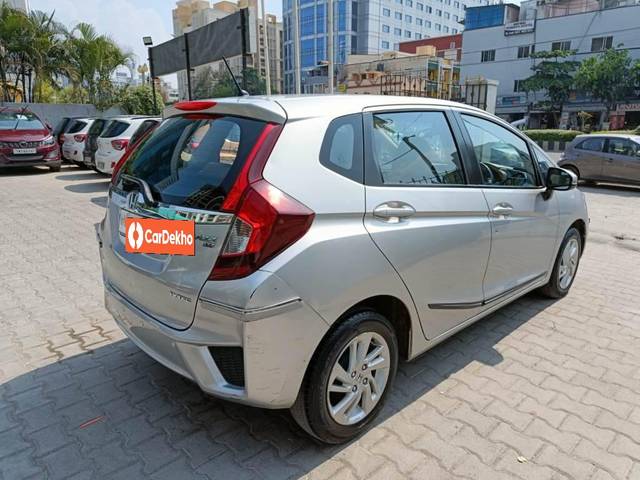 https://images10.gaadi.com/usedcar_image/3460741/original/usedcar_tn01be3222_6__11661685359043_1685359055_c33411f6-2a48-4cc8-a5f0-1d44698021d1.jpeg?imwidth=6402