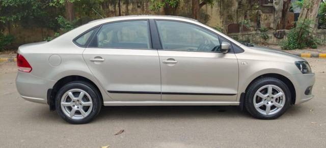 https://images10.gaadi.com/usedcar_image/3460756/original/used_car_2782140_1685359488_8ab6ddde-a1c7-4ce3-a7ee-22f0e32f0233.jpg?imwidth=6401