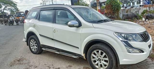 https://images10.gaadi.com/usedcar_image/3460783/original/f58ff185-2a63-4aab-8322-1aab158c62db_486d7692-18d0-41de-b663-3e28b8692e59.jpg?imwidth=6400
