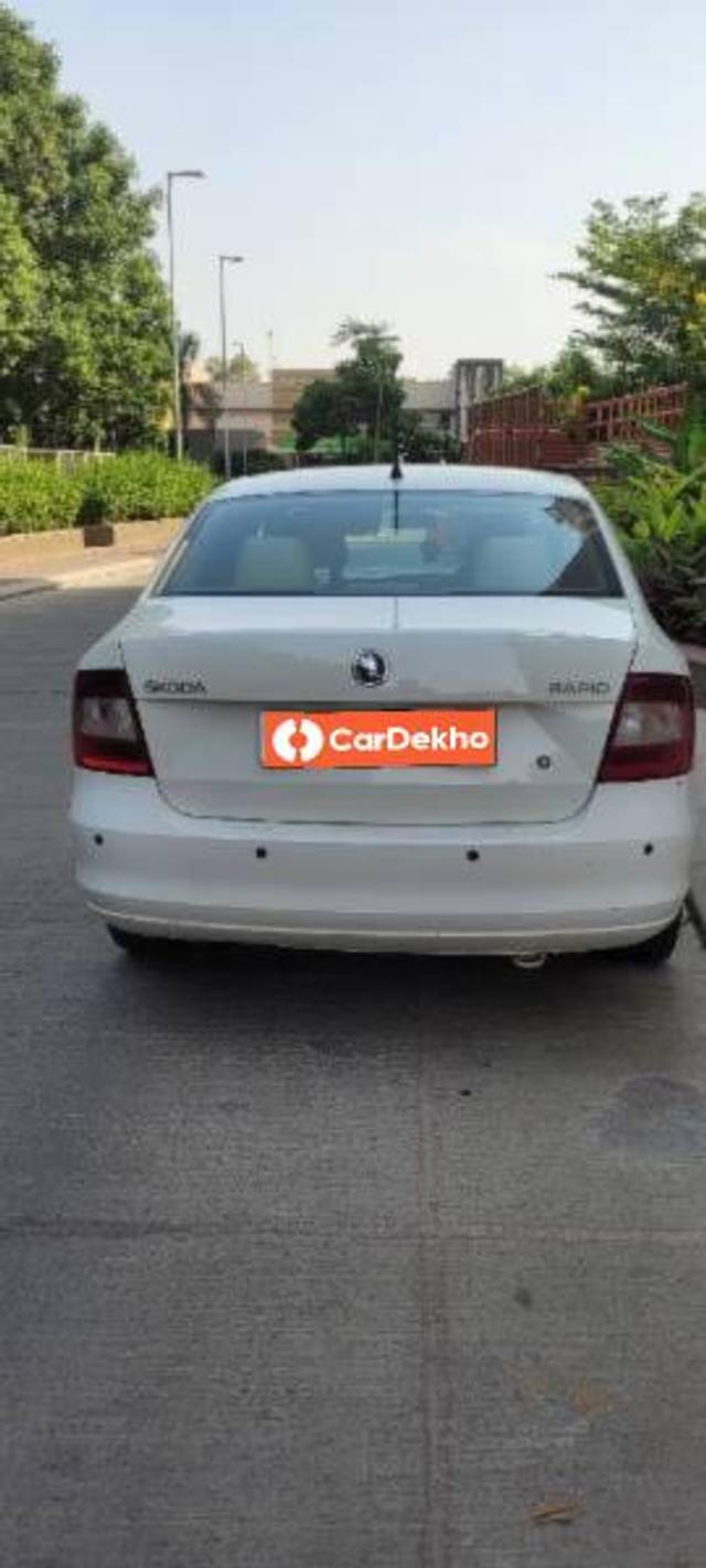 https://images10.gaadi.com/usedcar_image/3461021/original/b0a28b57-6055-4cb9-838f-b7719e941979_ea0b5baf-a8ef-480d-aaa8-3bf439beeb01.jpg?imwidth=6401