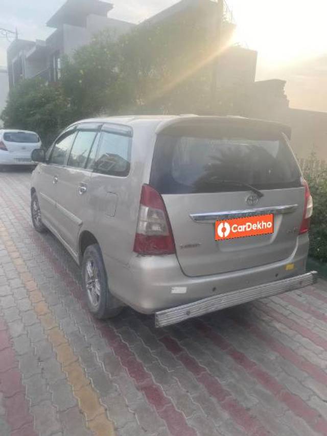https://images10.gaadi.com/usedcar_image/3461071/original/8168a336-72e7-4086-bfcb-be73295e4475_8b1cbfa1-fcac-4758-adb0-9e07632c6ad9.jpg?imwidth=6401
