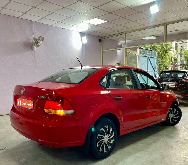 https://images10.gaadi.com/usedcar_image/3461076/original/used_car_2782340_1685375841_ac80f241-be87-4b0d-8cdf-6c4276daa02c.jpg?imwidth=6401