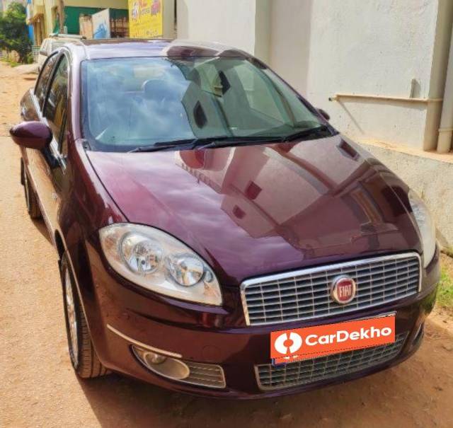 https://images10.gaadi.com/usedcar_image/3461077/original/4df53641-7f60-4313-b40d-43eeb7a9d5e1_39dccd5f-4b9a-49dc-9cf3-064dc90aed69_89d1655a-9fc4-4719-9b9f-2c5ea3da6562.jpg?imwidth=6401