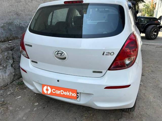 https://images10.gaadi.com/usedcar_image/3461091/original/06d68210-056d-4ae0-903a-67159273084b_498eb393-e727-454b-8464-fdb57a935cc9.jpg?imwidth=6400