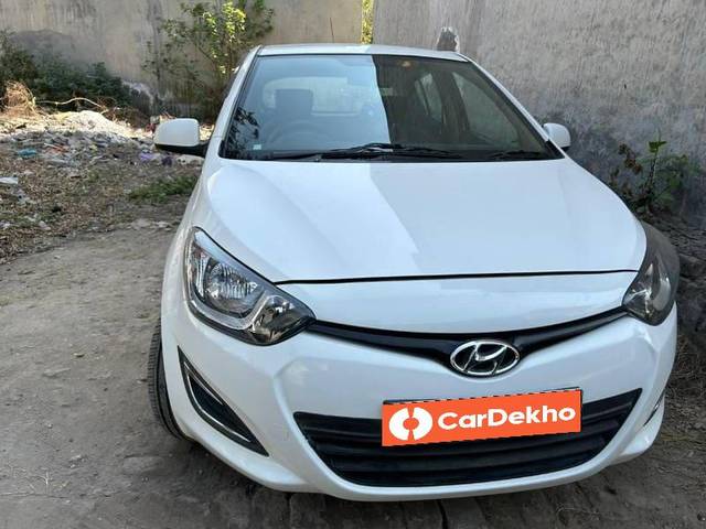 https://images10.gaadi.com/usedcar_image/3461091/original/8545f38e-6d3c-45e4-a918-226e5ba6ad20_498eb393-e727-454b-8464-fdb57a935cc9.jpg?imwidth=6401