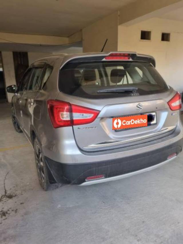 https://images10.gaadi.com/usedcar_image/3461187/original/e21d29c5-03d5-436d-8da9-e988c9fb6c17_4bc8f0c5-226f-4729-a563-4bc0ceb1c914.jpeg?imwidth=6400