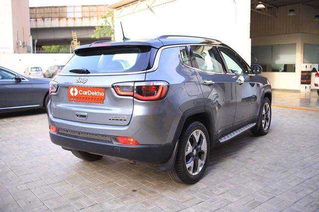 https://images10.gaadi.com/usedcar_image/3461235/original/usedcar_1_7__10151685425792_1685425799_db9c4303-9d5c-4887-9c6b-49b8ac1b7114_7e2aa7c7-16b4-436e-a8af-e16d6020d2f9_9e11efb9-eecd-48dc-b16d-8d940f798b7e_123bf451-8876-4312-8031-921653b9518a.jpeg?imwidth=6401